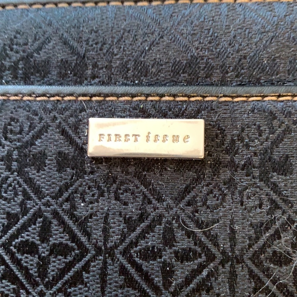 First Issue Wallet - image 2